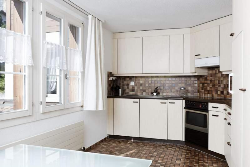 Ferienwohnung Bahnhoefli Лаутербруннен Экстерьер фото